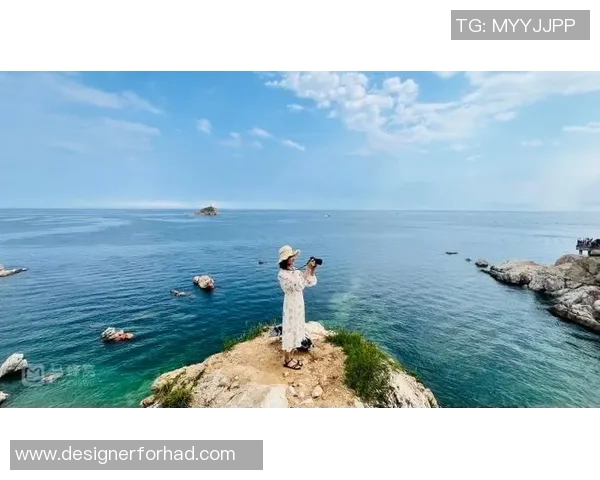 夏日阳光下的魅力展现泳衣时尚与个性选择探索